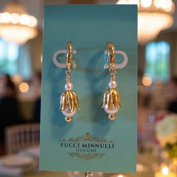SALE!! Gold and White Pearl Drop Earrings - Picture 1 of 2